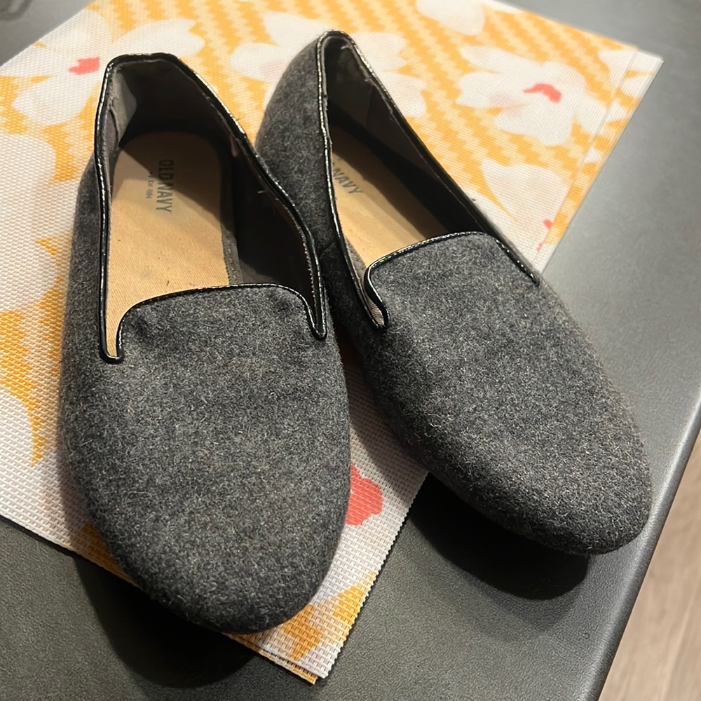 Felt flats